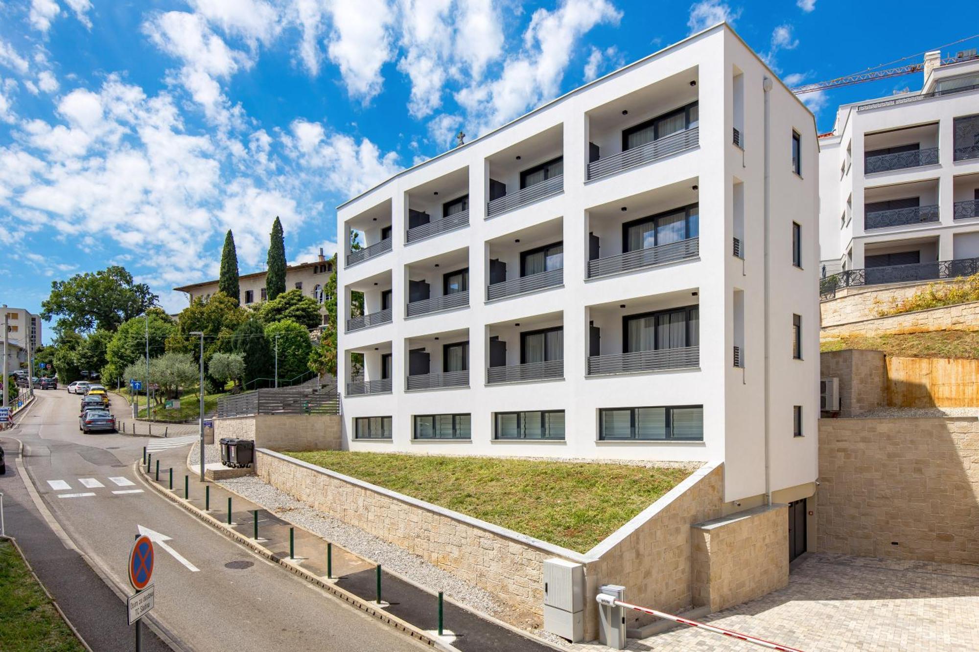 Belinda Apartments With Balcony Opatija Exteriör bild